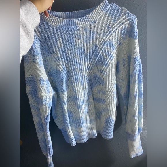 Blue Sweater - Picture 1 of 1